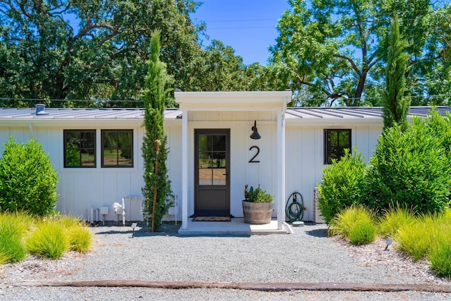 view of property entrance