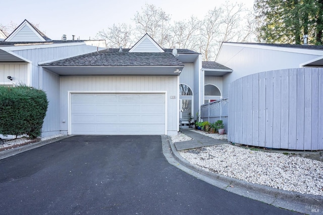 view of front facade featuring a garage