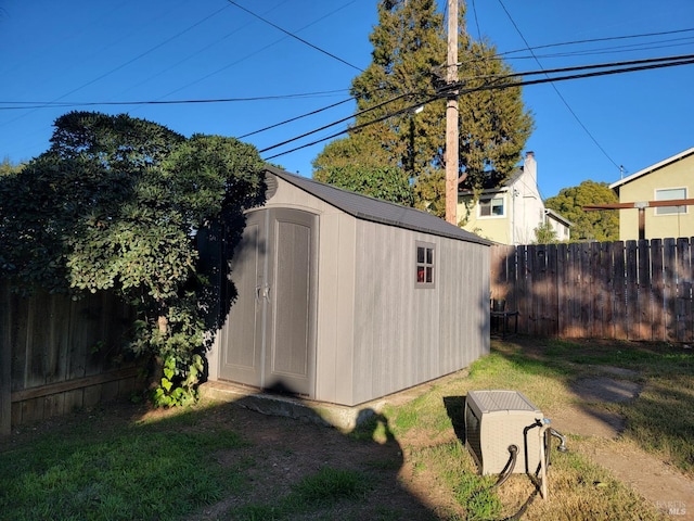 view of outbuilding