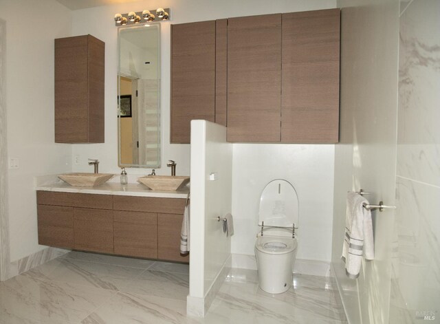 unfurnished bedroom featuring light wood-type flooring and a closet