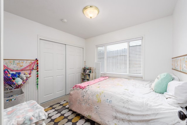 bedroom featuring a closet