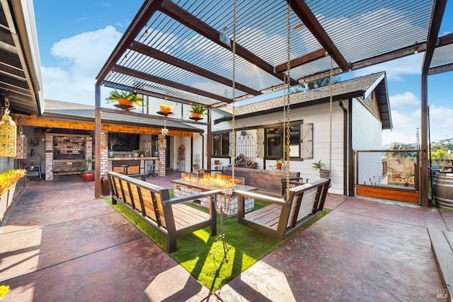 view of patio featuring a pergola