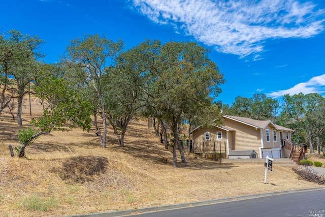 Listing photo 3 for 1053 Headlands Dr, Napa CA 94558