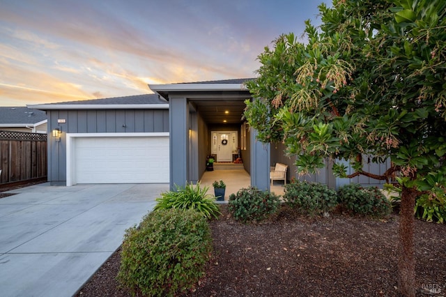 view of front facade featuring a garage