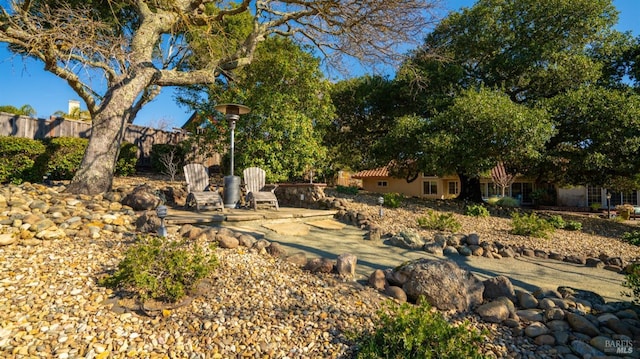 view of yard with a patio