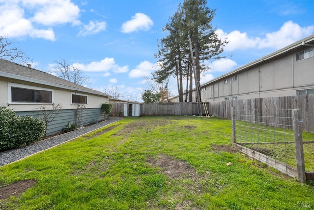 view of yard with a storage shed