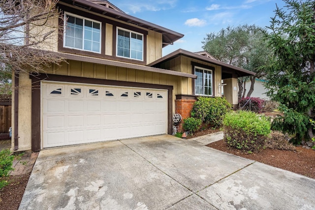 view of front facade with a garage