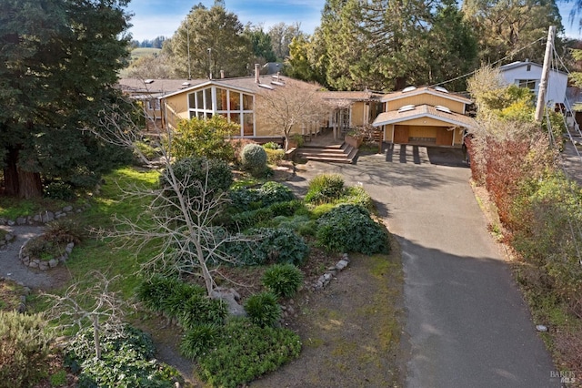 view of front of property featuring a garage