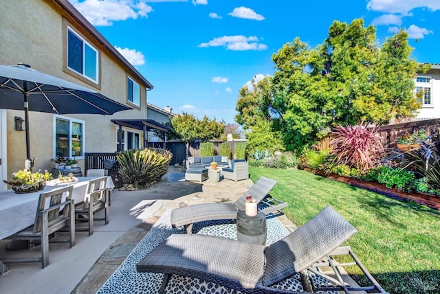 view of patio / terrace featuring outdoor lounge area