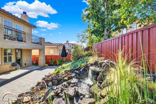 view of yard with a patio