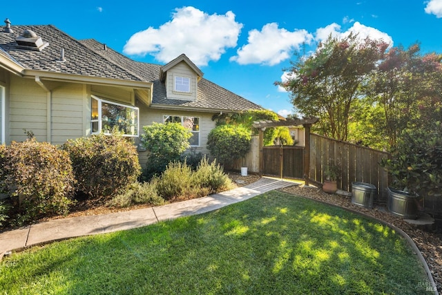 view of yard featuring a pergola