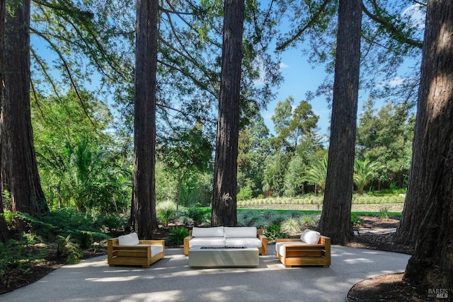 view of patio with outdoor lounge area