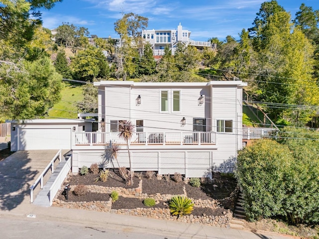 view of front facade with a garage