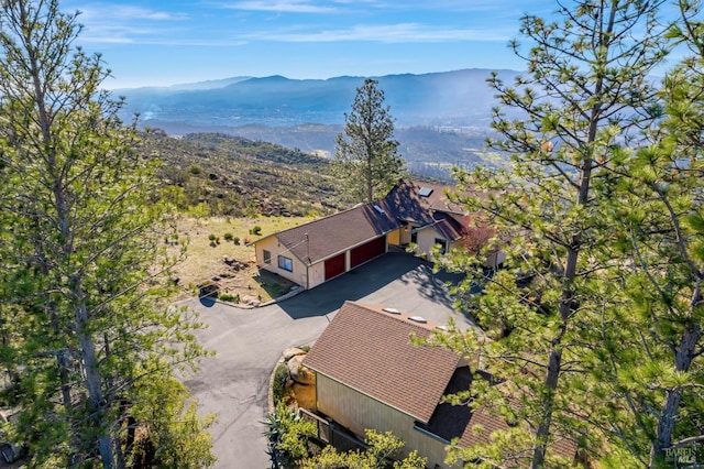 bird's eye view with a mountain view