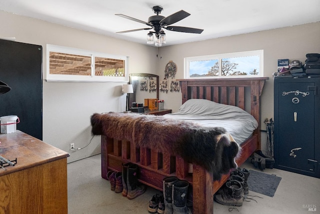 bedroom with ceiling fan