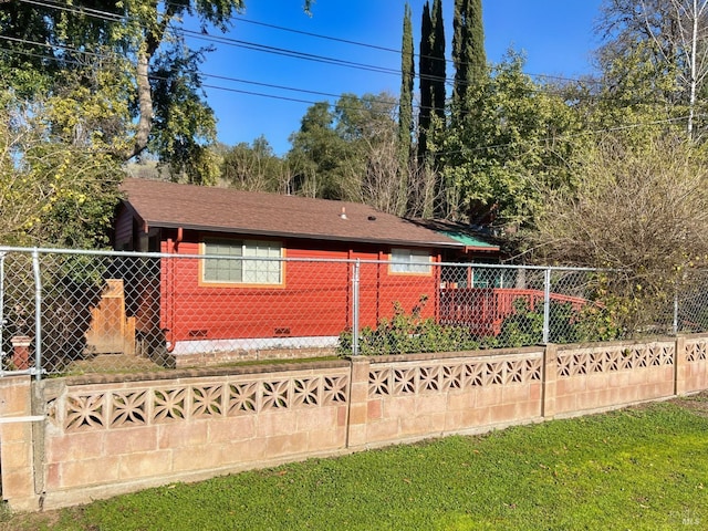 view of front of property featuring crawl space, fence, a front lawn, and brick siding