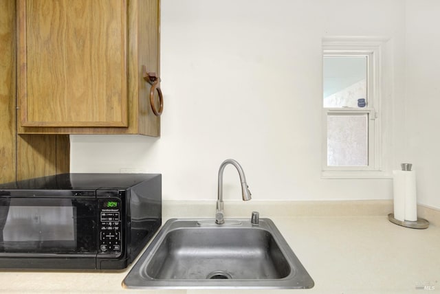 kitchen featuring sink