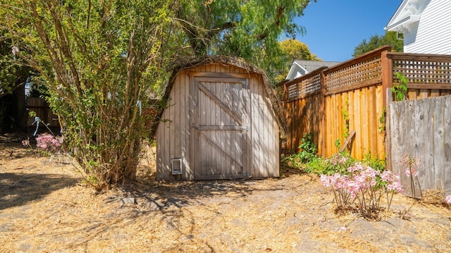 view of outbuilding