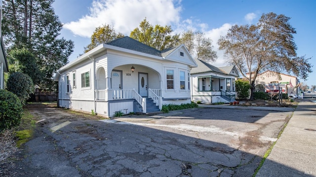 view of front of house with a porch