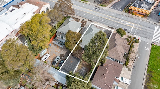 birds eye view of property featuring a residential view