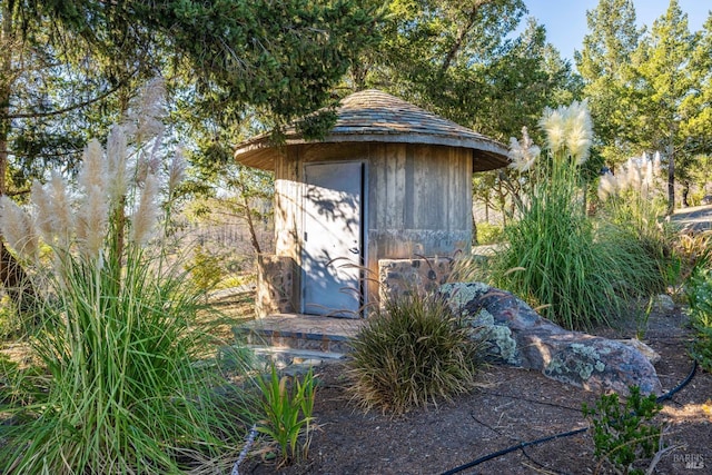 view of outbuilding