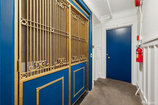 hallway featuring carpet floors