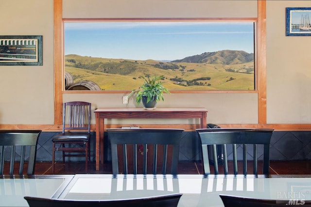 dining area featuring a mountain view