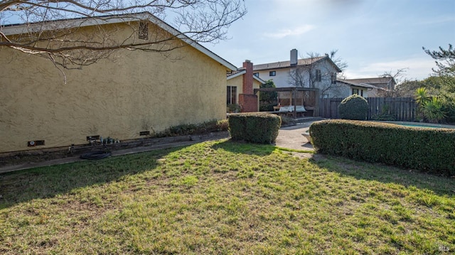 view of yard with a patio area