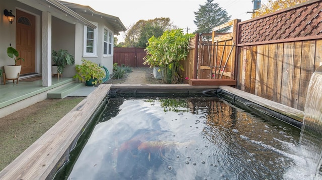 view of swimming pool