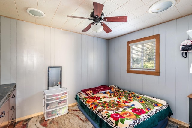 bedroom with ceiling fan