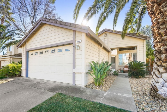 view of front facade featuring a garage