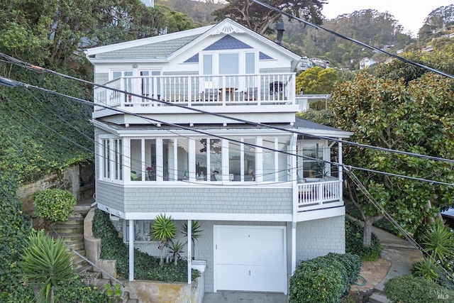 Listing photo 3 for 109 W St, Sausalito CA 94965