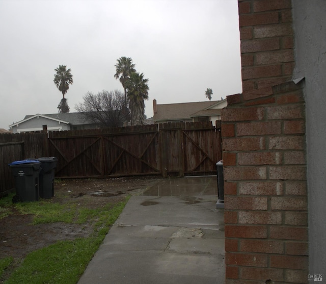 view of yard with a patio area