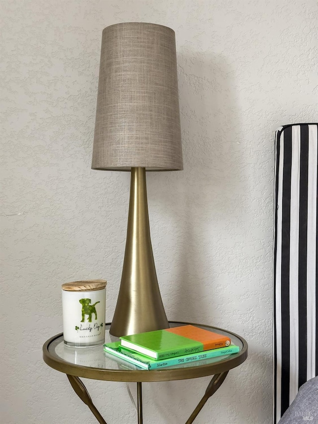 interior details featuring a textured wall