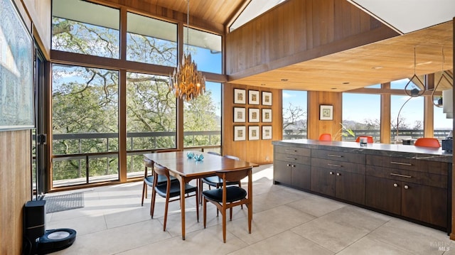 sunroom / solarium with a healthy amount of sunlight