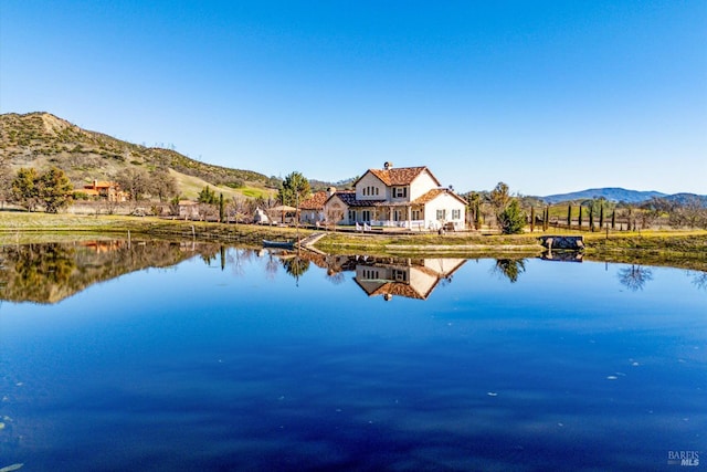 water view with a mountain view