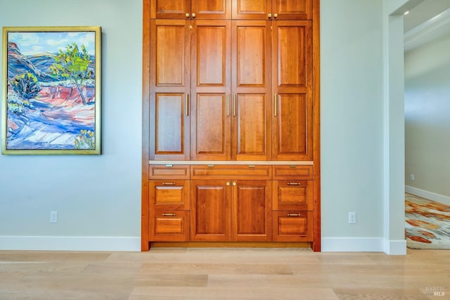 details with wood-type flooring