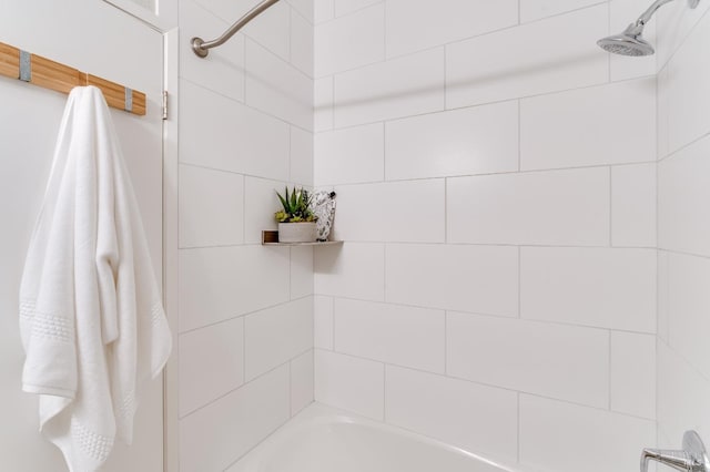 57 Lakeshore Ct, Richmond, CA 94804 - full bath featuring shower / bathtub combination