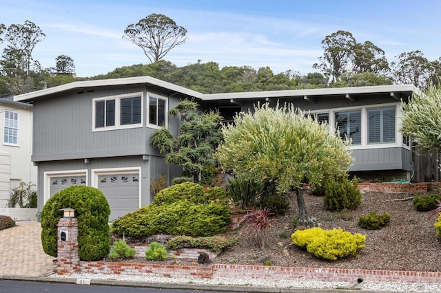 view of front facade with a garage