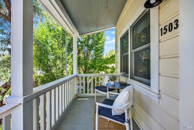 balcony with a porch