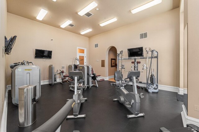 1120 Sonata Dr, Vallejo, CA 94591 - gym featuring arched walkways and baseboards