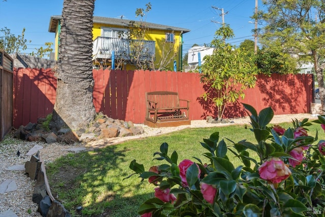 view of yard featuring fence