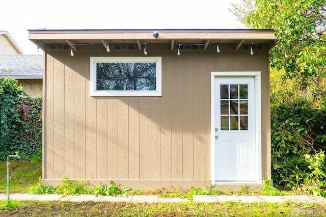 view of outbuilding