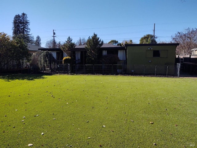 view of yard featuring fence