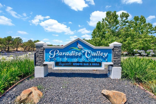 view of community / neighborhood sign