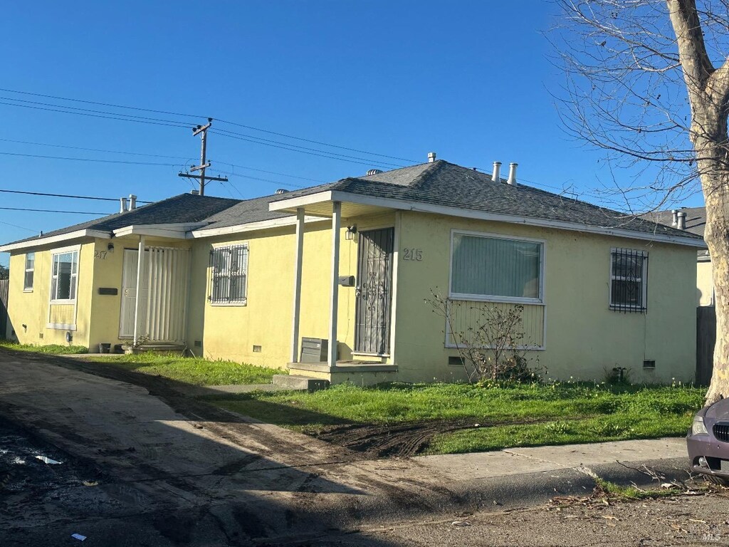view of property exterior