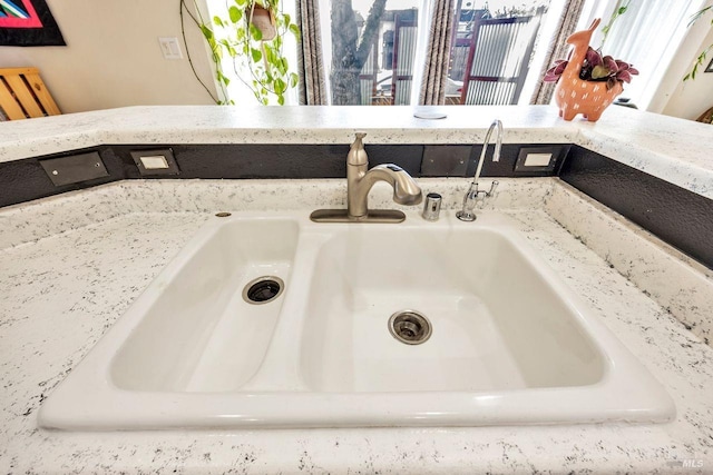 room details featuring sink