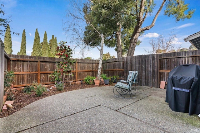 1782 Devonshire Dr, Benicia, CA 94510 - fenced backyard with a patio and grilling area