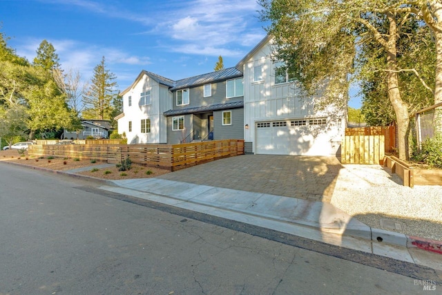 view of front facade featuring a garage