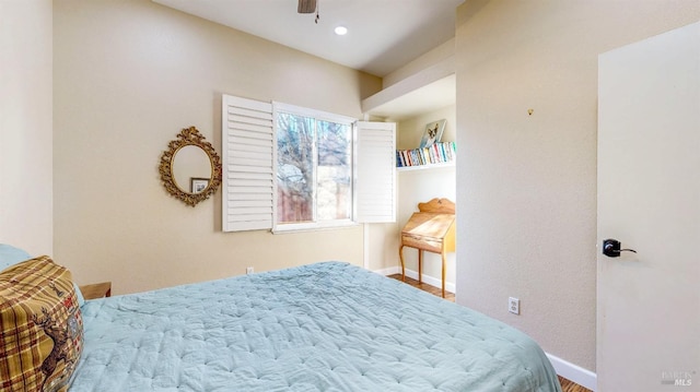 bedroom with ceiling fan